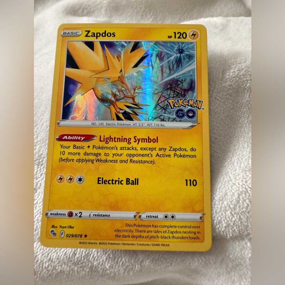 Mint Condition Halo 2022 Zapdos